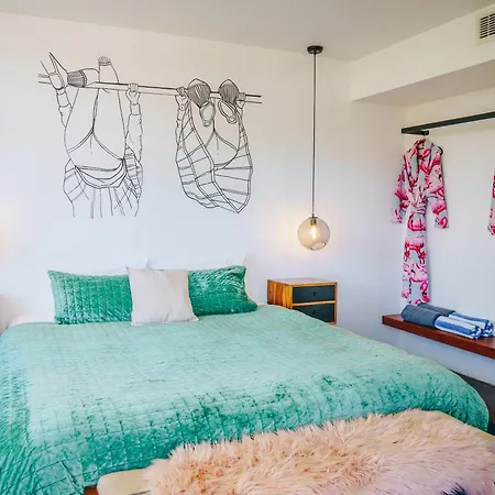 The Pink Hotel Coolangatta-2
