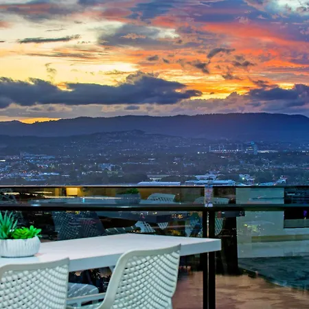 Circle On Cavill Surfers Paradise- 2 Bedroom Sky Home-2