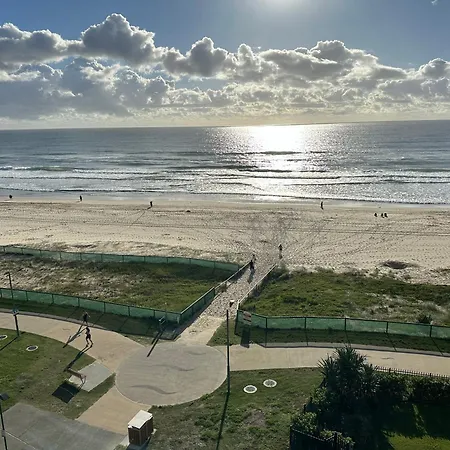 Absolute Beach Frontage Two Bedroom With Pool And Indoor Spa-3