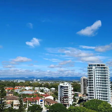 Penthouse In Surfers Hawaiian Holiday Apartments-2