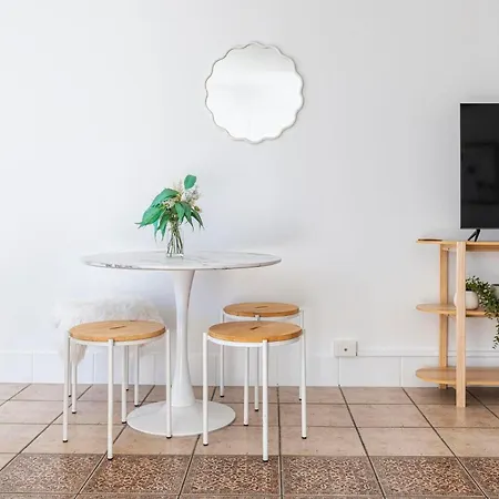 Boho Oceanview Apartment-2