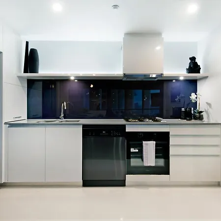 Two Bedroom Self Contained Apartments - Circle On Cavill - Privately Managed-3