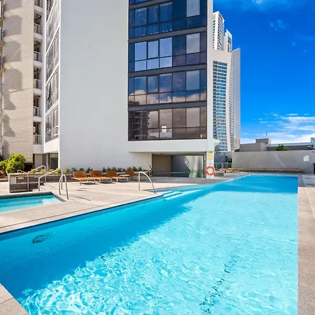 60Fl Stunning 3 Brm Apartment With Amazing View!-2
