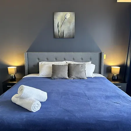 Circle On Cavil Surfers Sleeps 6 Apartment Lux-2