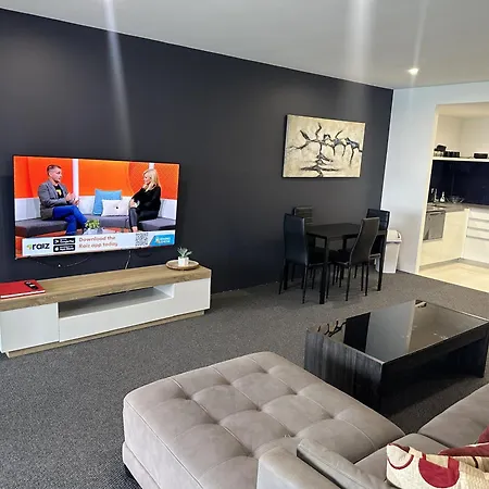 Circle On Cavil Surfers Sleeps 6 Apartment Lux-3