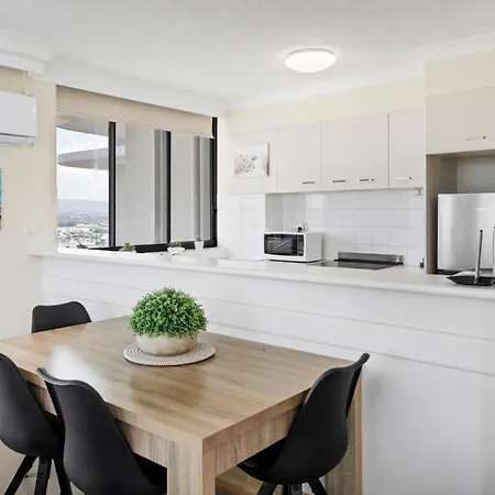 Oceanfront 24Th Floor 1 Bedroom Retreat With Stunning Views & Free Parking-3