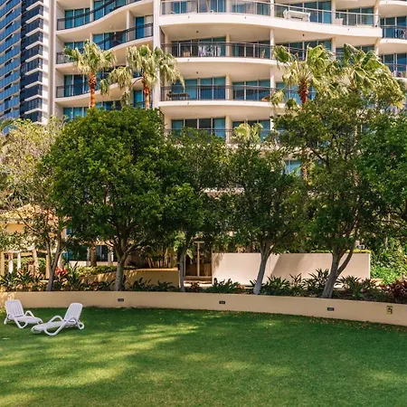 Resort Style Chevron Apartments Surfers Paradise By Gold Coast Travels-3