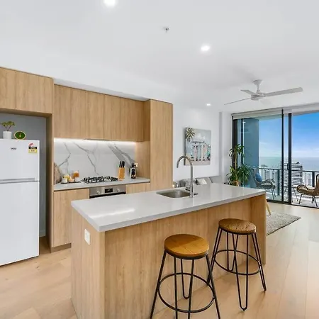 Coastal Chic 2 Bed Apt In Broadbeach-3