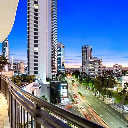 Self Contained Apartments At Chevron Renaissance - Privately Managed - Wow Stay-2