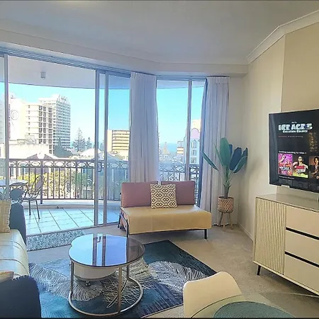 Beachside 2 Bedroom Apt In The Heart Of Surfers Paradise - Chevron Renaissance - Free Parking-3