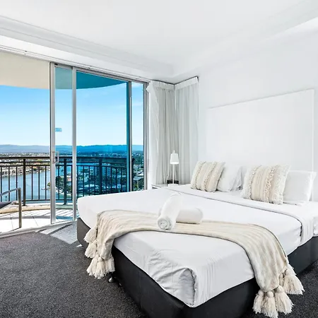 Kids Stay Free In Hinterland View 2 Bedroom 1 Bathroom Apartment At Chevron Renaissance- Q Stay-3