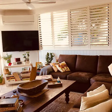 Breakers North Absolute Beachfront Apartments - Official-3