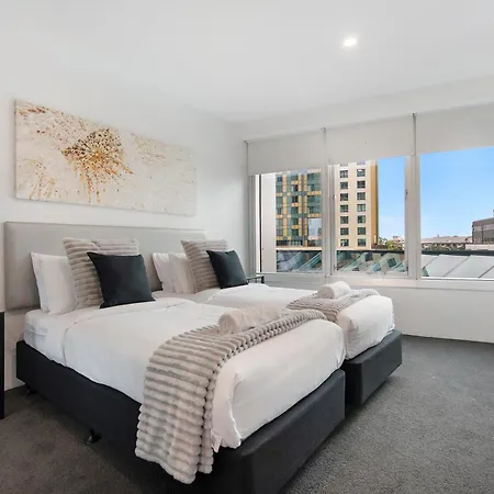 Q Tower Apartments In Surfers Paradise - From Level 3 - Self Contained & Privately Managed - Wow Stay-2