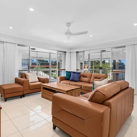 Central Located 3 Bedroom Unit In Southport-2