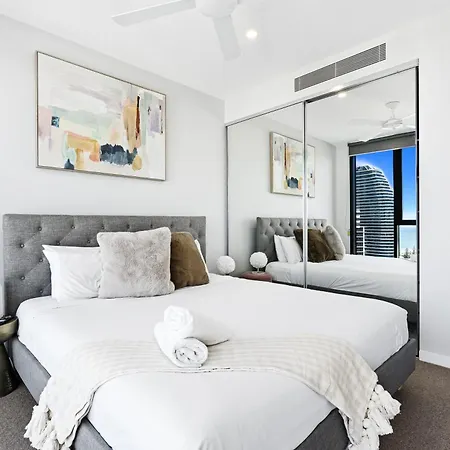 2 Bedroom 1 Bathroom Private Apartments At Casino - Paid Parking Only-2