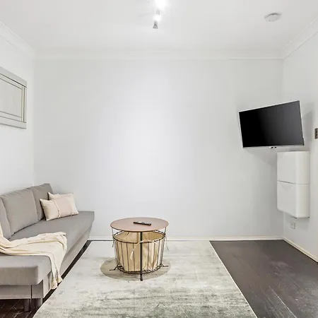 Peninsular Drive 1 Bedroom-3