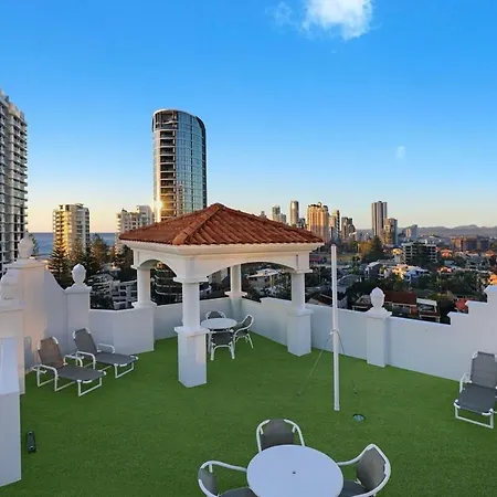 Stylish & Cosy Gc Getaway Central And Serene Explore Broadbeach Or Surfers Via Tram!-3