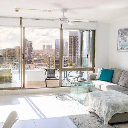 Top Of The Mark- Top Floor Apartment - Parking, Tennis & Pool-3