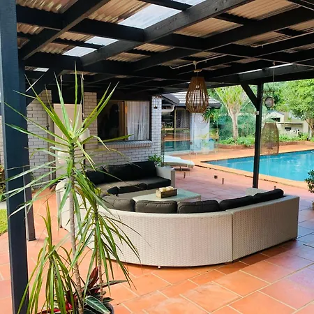 The Pool House Carrara-3