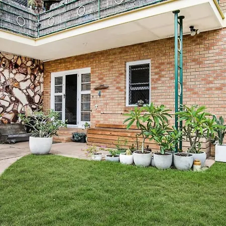 Beach Pad Close To Airport And Iconic Kirra Beach-3