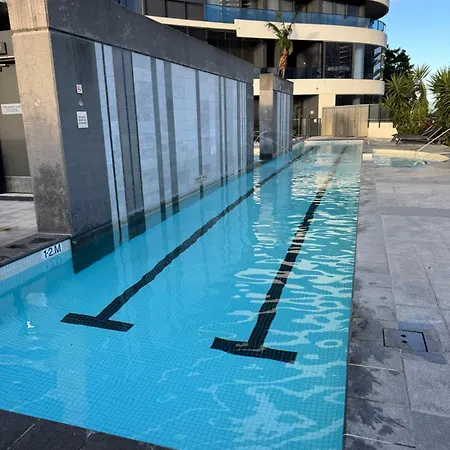 Oracle Broadbeach: Luxurious Sky Home with Panoramic Views-2