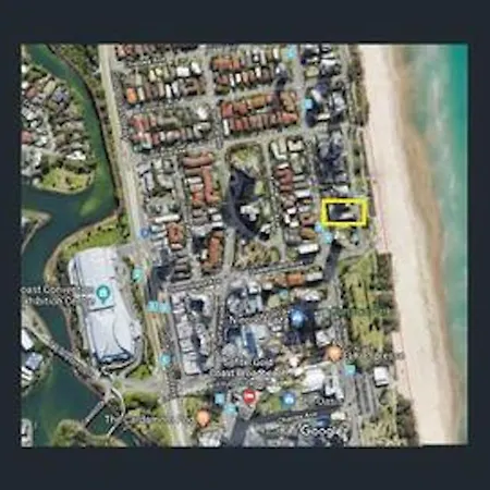 Beachfront Escape Broadbeach - 2Bd, Pool, Sleeps 7-3