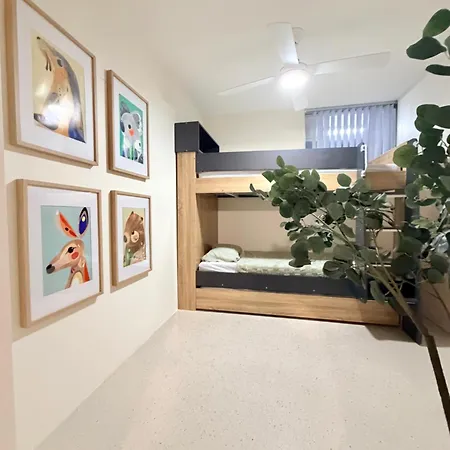 706Thesands Beachfront Apartment At The Centre Of Surfers Paradise-3