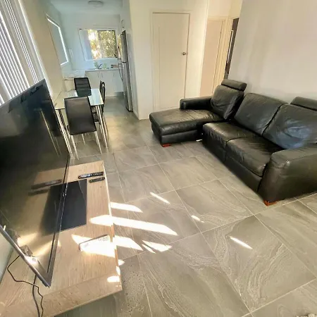 Sunrise Apt 1 - Spacious 2Br - Ground Floor Retreat-3