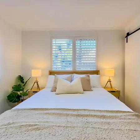 Burleigh Breeze Getaway-2