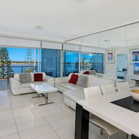 Silvershore Apartments On The Broadwater-3