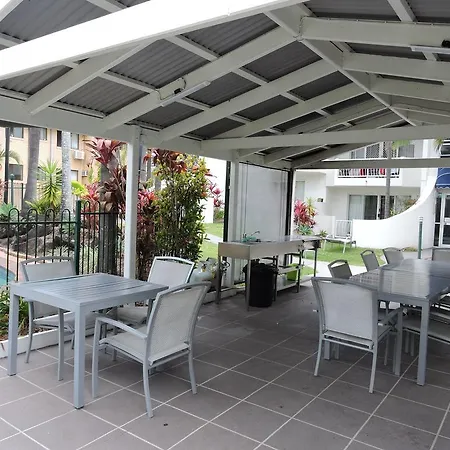 Cannes Court Apartments-3