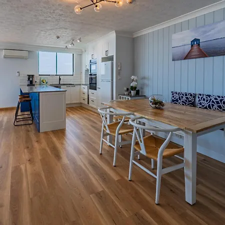 Beach Palms Holiday Apartments-3