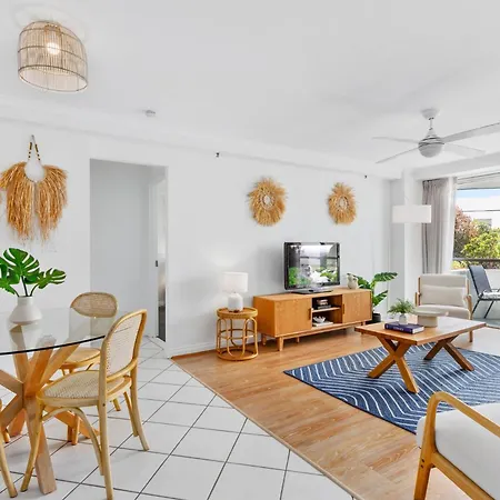 Beachfront 2-Bed With Pool, Bbq & Tennis Court-3