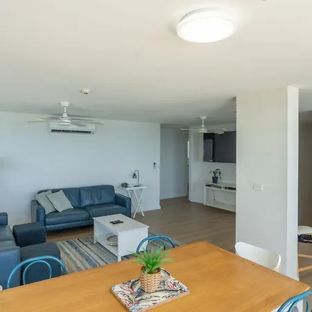 Southern Cross Beachfront Holiday Apartments-3