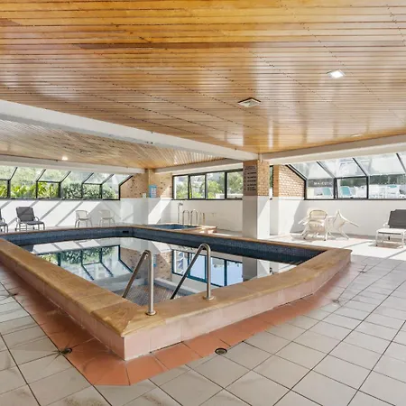 Ultimate Surfers Beachfront 2B-2