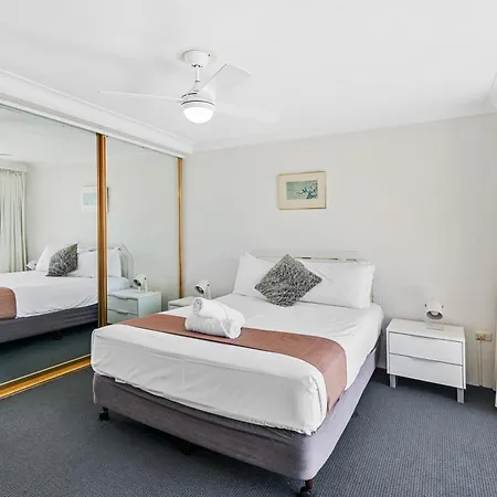Aegean Apartments Surfers Paradise-3