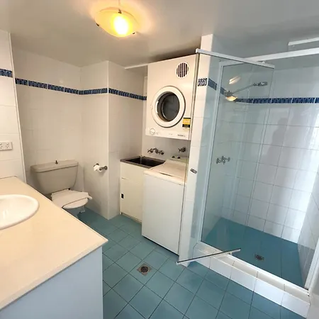 Surfers Beachside Holiday Apartments-3