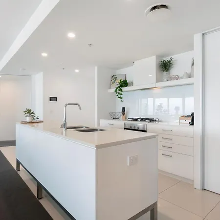 Luxury 3 Bedroom Apartment With Ocean Views - Coast Hm-3
