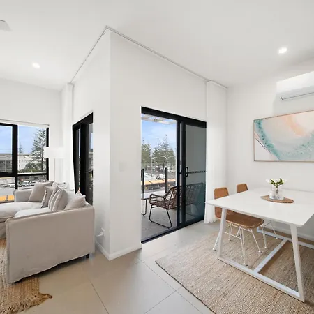2 Bed, 2 Bath Ocean View Apt! Parking, 250M To Beach-2