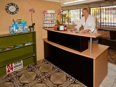 Sundale Motel-3