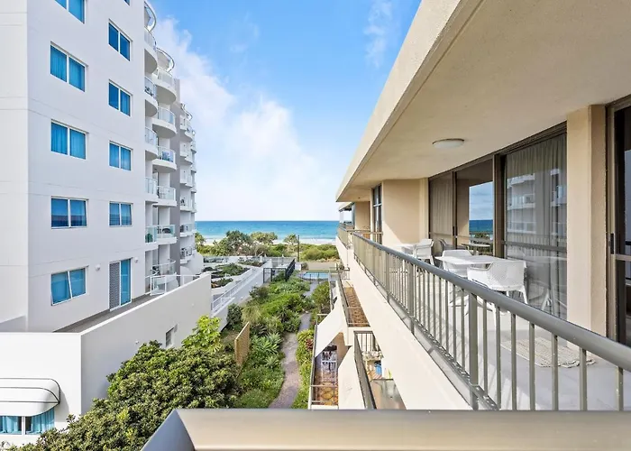 Beachfront Getaway In Palm Beach - Coasthm Apartment Gold Coast