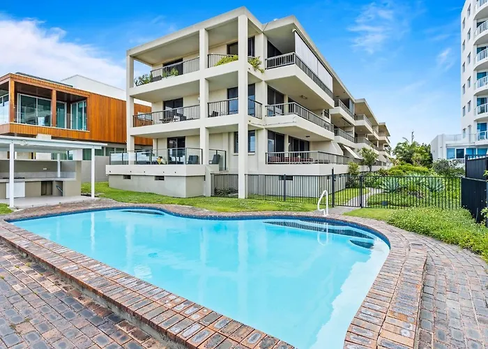 Beachfront Getaway In Palm Beach - Coasthm Apartment Gold Coast