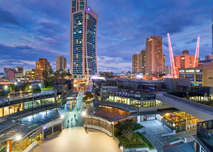 Circle On Cavill Surfers Paradise- 3 Bedroom Spa Apartment Gold Coast