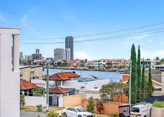 Chevron Sails Apartment Gold Coast