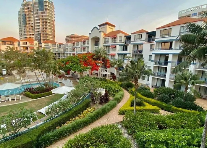 Gold Coast Calypso Resort, Coolangatta Beach