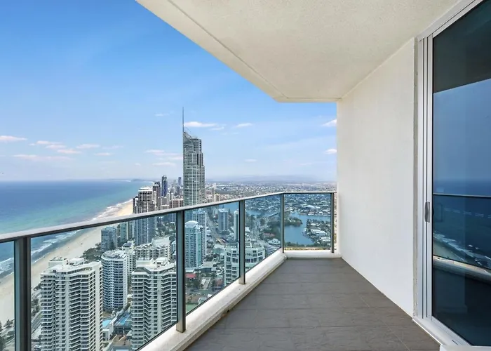 49Th Floor Apartment With Ocean And Skyline Views Sitting Above The Hilton Hotel Gold Coast