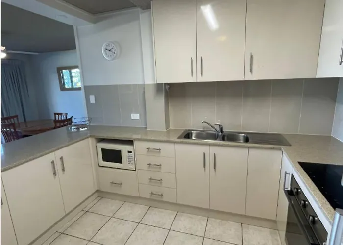 2 Bedroom Ocean-View Apartment Gold Coast