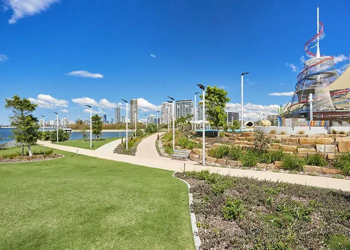 Comfort Two Bedroom Apartment Next To Water Park In Southport Nouse Gold Coast
