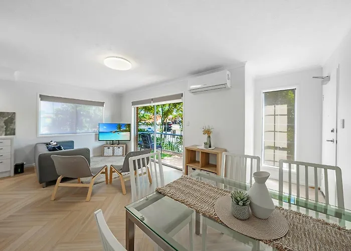 Newly Renovated Unit In Southport Gold Coast Apartment