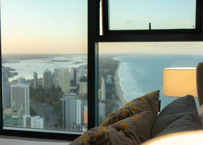 Unbelievable Level 59 Oceanview 2 Bed Apartment Gold Coast